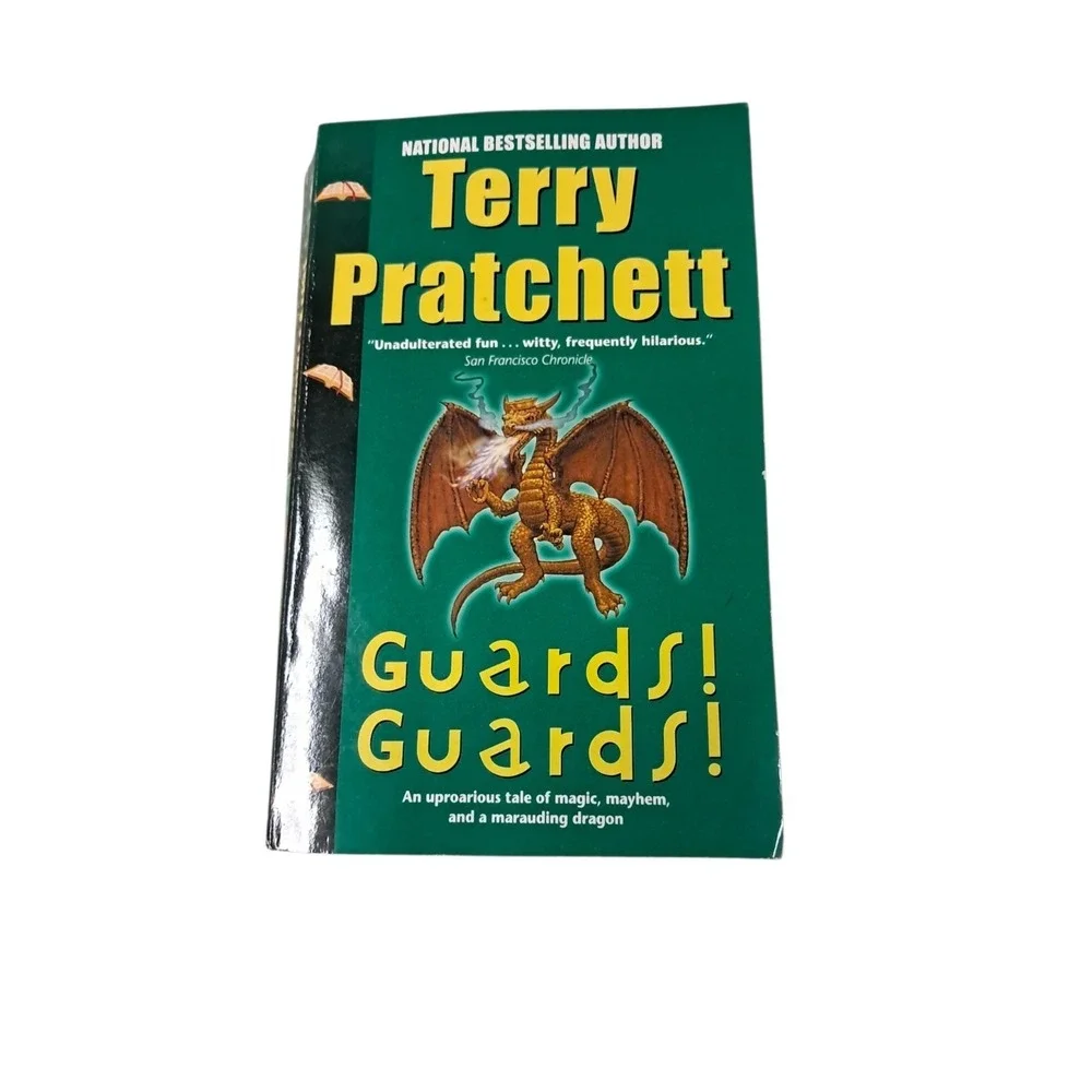 Guards! Guards! - Mass Market Paperback By Terry Pratchett - ACCEPTABLE